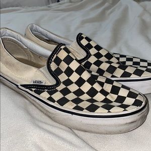black and white checkered vans! 🖤🤍